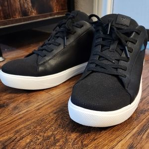 Vessi Soho Sneakers in asphalt black, size 12